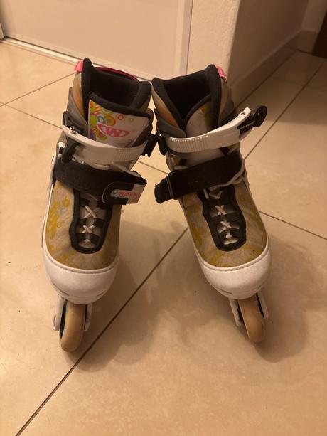 Dievčenské kolieskové svietiace korcule worker, 35