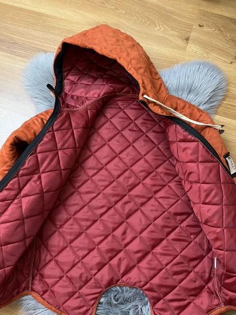 Nová prechodná vetrovka genting, 146