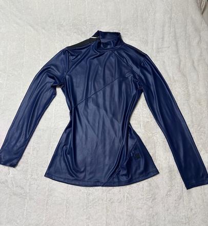 Tmavomodré tričko so zipsom na pleci zn. magenta, m