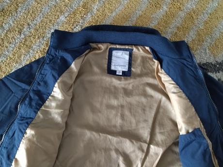 Prechodná tenká bunda, 122