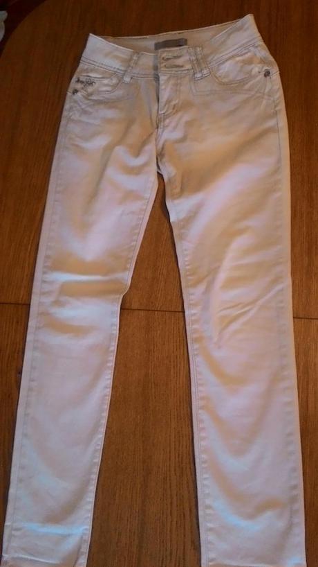 Dievčenské nohavice, 146