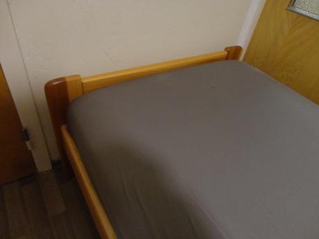 Posteľ + madrac - drevená, jednolôžková, šírka (cm): 90,dĺžka (cm): 200