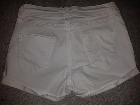 Šortky, s