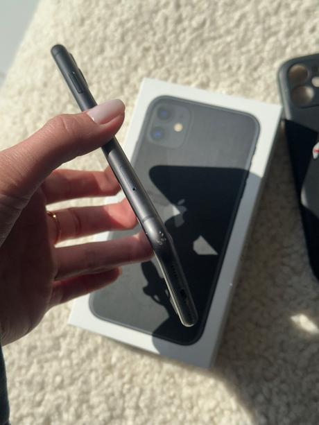 Predám i phone 11, apple