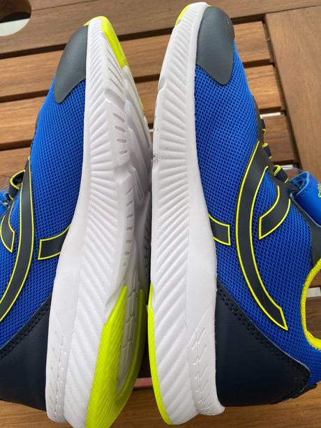 Tenisky vo výbornom stave, 35