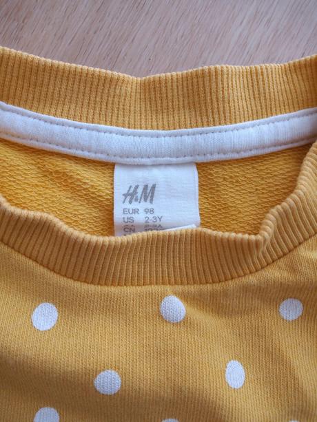 Žltá bodkovaná mikina s volánom, h&m,98