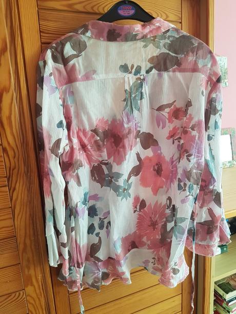 Krásna kvetovaná blúzka veľ. 38, 38