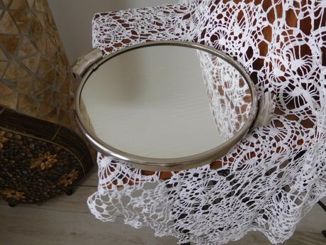 Retro-tácňa so zrkadlom, 