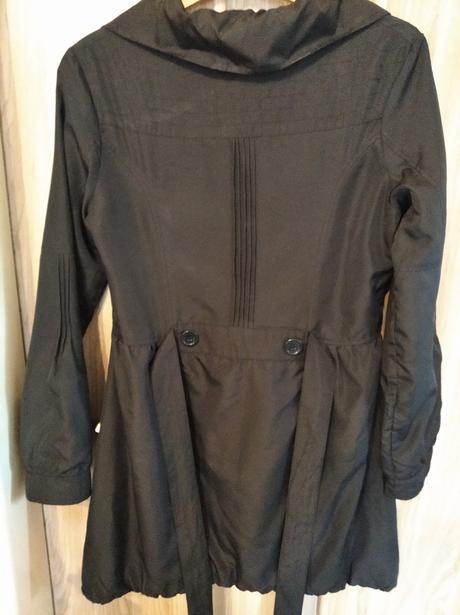 Tenší plášť, 36