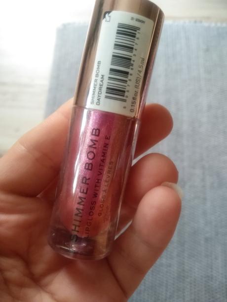 Lesk na pery revolution daydream s poštou, 