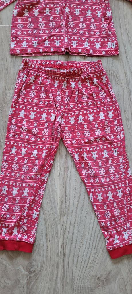 Pyzamko vianocne, lupilu,98