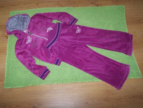 Velúrová tepláková súprava nosená len do mš, 104