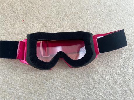 Lyžiarske okuliare pre dievča, 