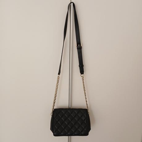 Čierna malá crossbody kabelka guess, guess