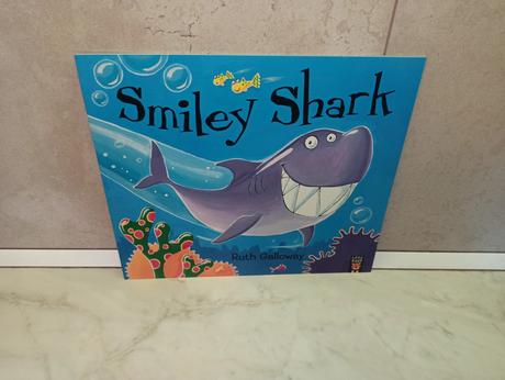 Ruth galloway - smiley shark,
