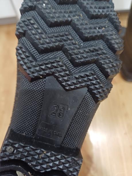 Gumáky 2x obuté..vnútro 18.5 cm .nezateplene, 28