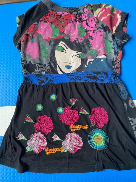 Desigual tričko s krátkym rukávom a výstrihom, desigual,s