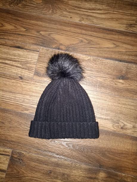 Značková čiapka molo, 104