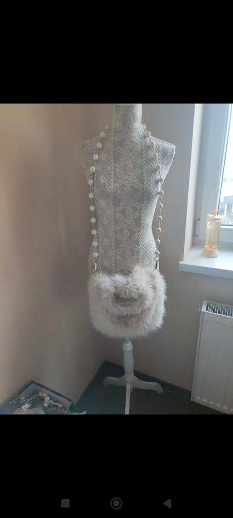 Dámska chlpatá kabelka, 