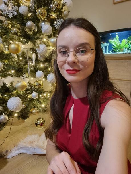 Červené spoločenské šaty, s