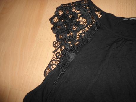 Cierny top s cipkou, m