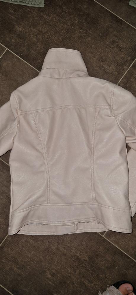 Koženkova bunda, reserved,146