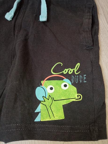 Chlapčenské tmavosivé šortky s potlačou (98), 98