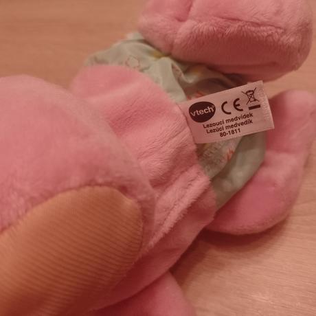 Lezúci medvedík vtech,