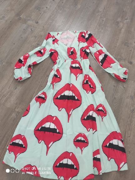 Saty lips,