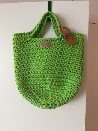 Háčkovaná kabelka, 