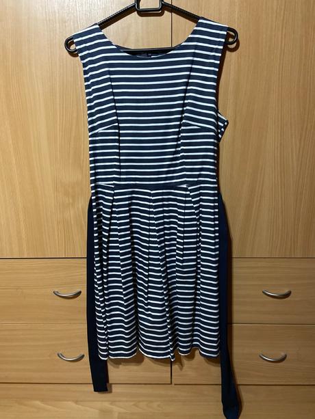 Pruhované šaty, m