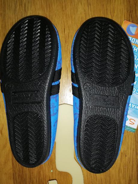 Topánky do vody, 28