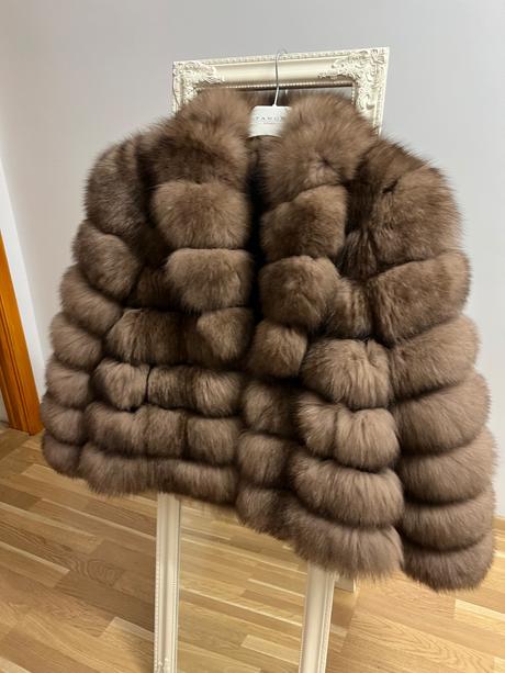 Ekluzivny husty luxusny kožuch z lišky, m
