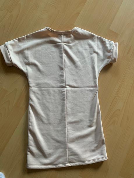 Šaty-tunika givenchy, 140