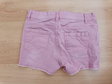 Šortky, 152