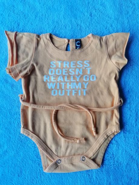 Body s nápisom, mirau,74