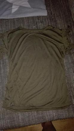 Zeleny top so strapcami, s