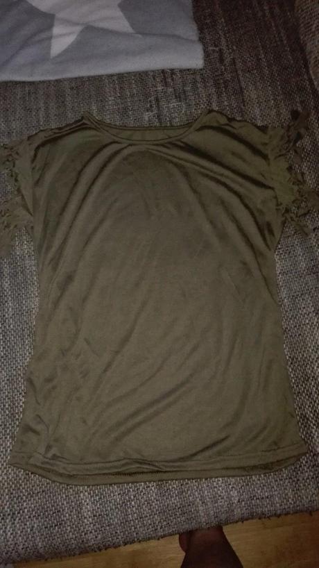 Zeleny top so strapcami, s