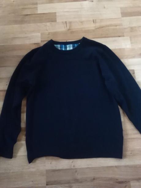 Predam chlapcenske svetre, s