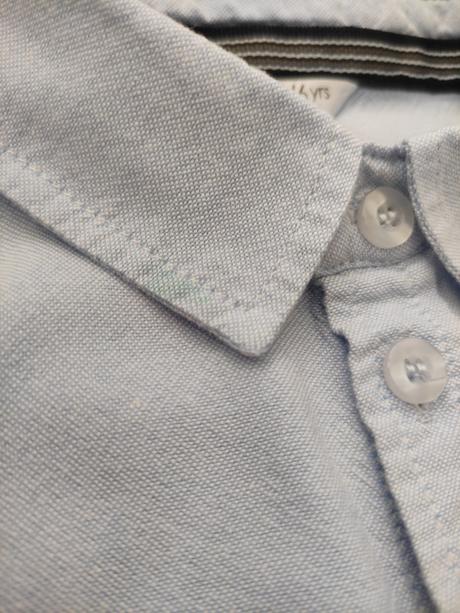 Bledomodrá košeľa, 116