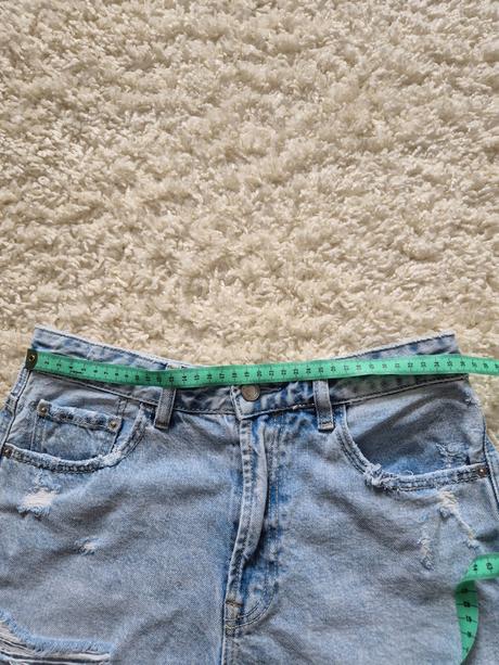 Kraťasky, stradivarius,38