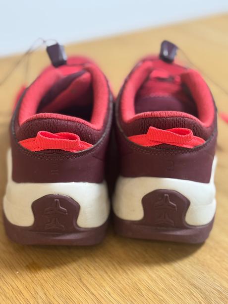 Turistické tenisky, quechua,38