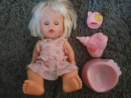 Peknučká bábika so šatôčkami a príslušenstvom, 