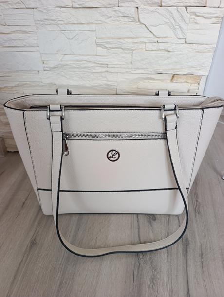 Pekná kabelka, lara bags