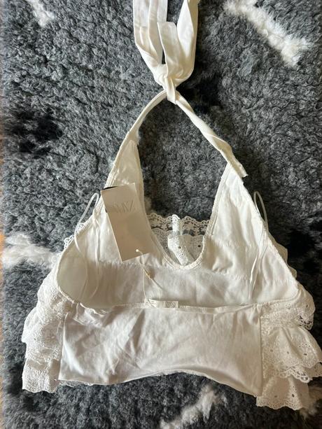 Biely volánový  crop top viazanie okolo krku zara, zara,m