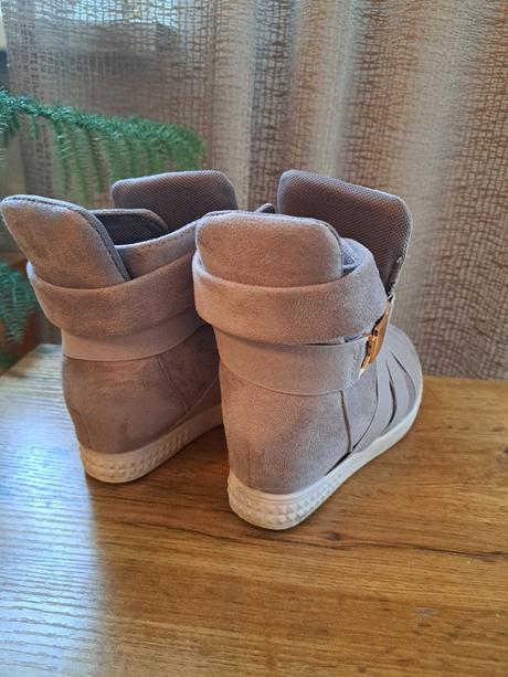 Čižmičky 35/36, 36