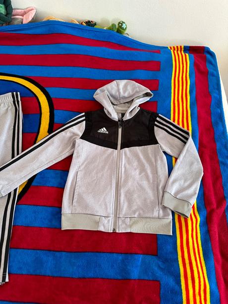 Predám teplákovú súpravu adidas vo výbornom stave, adidas,134