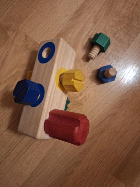 Hracky - z vnimave deti, 