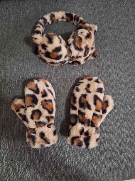 Kabát zn.zara+chrániče na uši a rukavice, zara,128