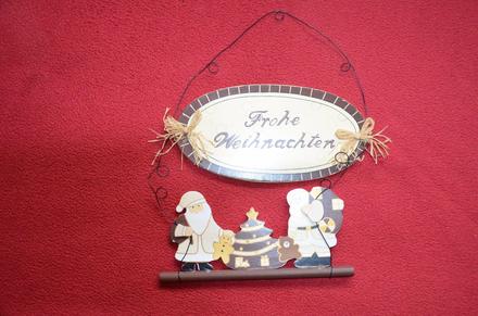 Drevená dekorácia na zavesenie,